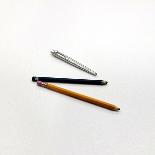 연필과 볼펜